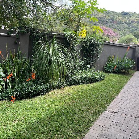 Toro Guest House Rustenburg Esterno foto