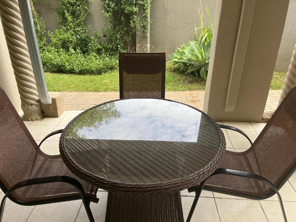 Toro Guest House Rustenburg Esterno foto