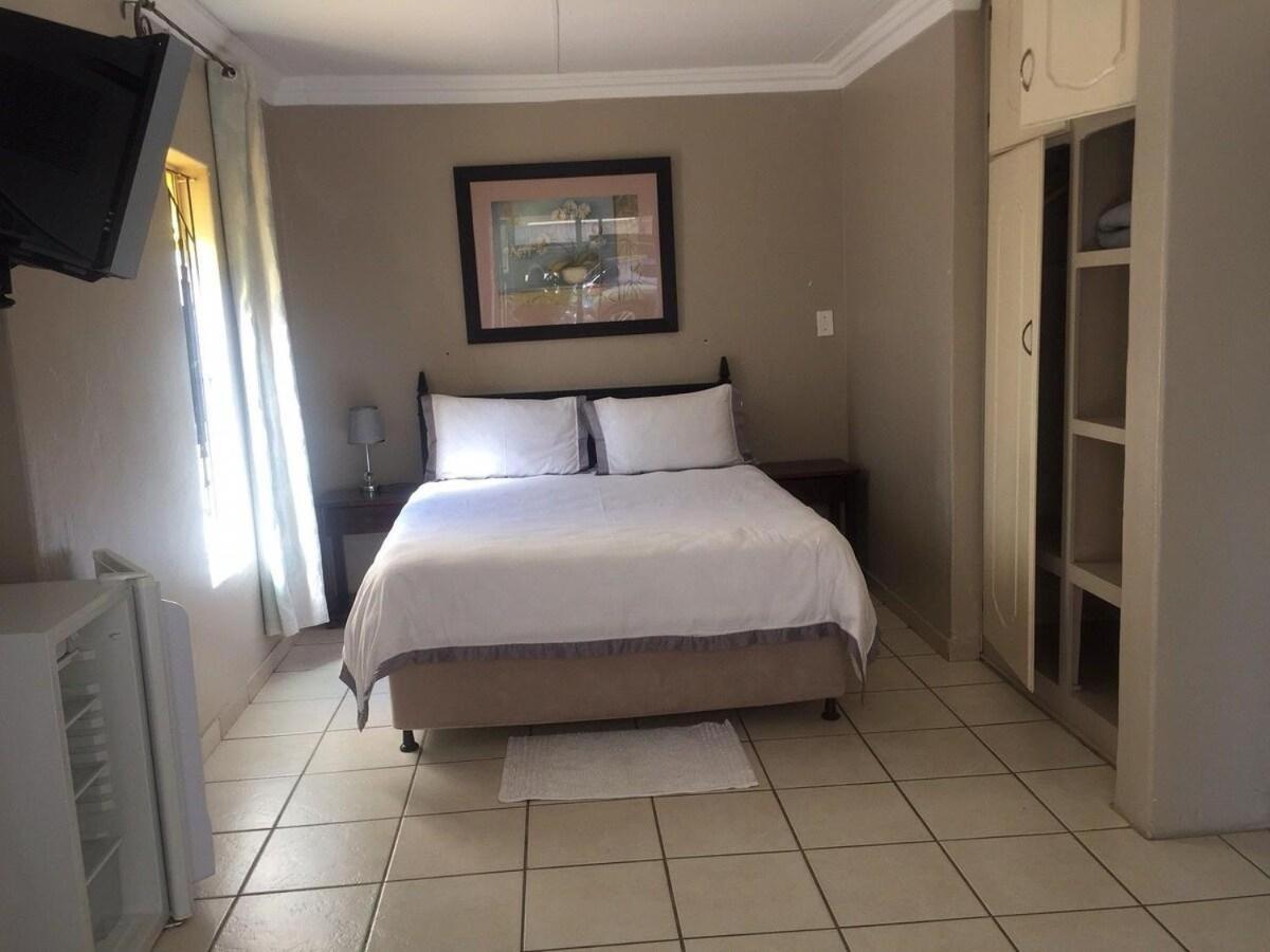 Toro Guest House Rustenburg Esterno foto