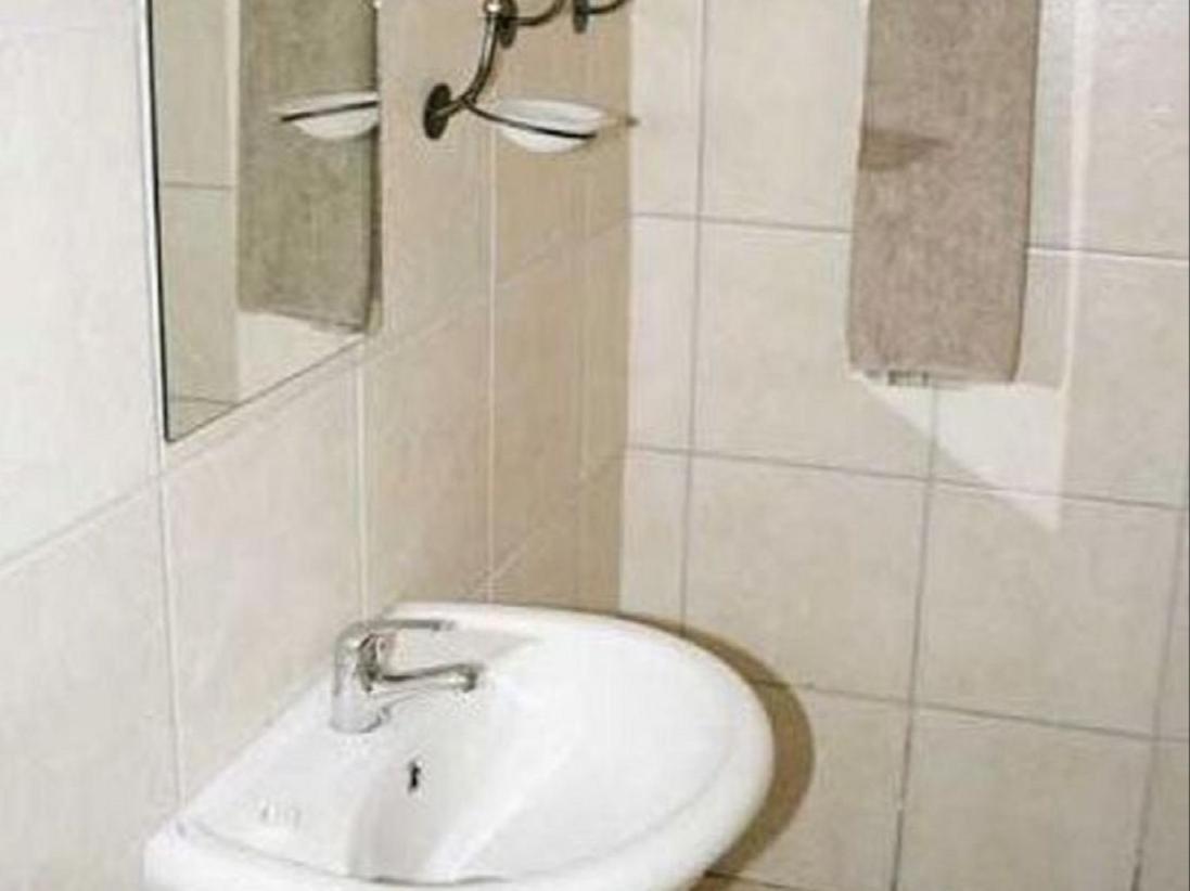 Toro Guest House Rustenburg Esterno foto